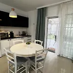 Nearby Romantic Retreat *
