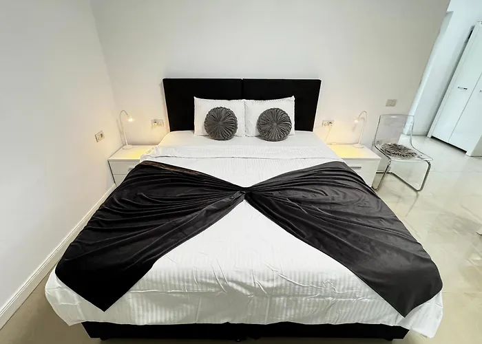 Apartment Nearby Romantic Retreat Timisoara