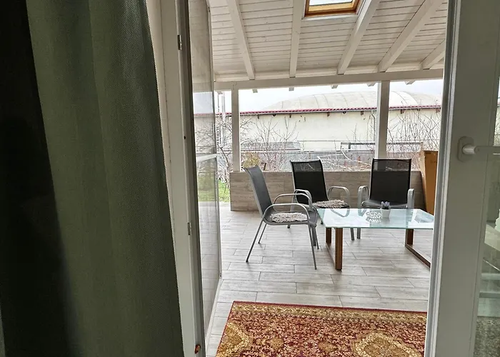 Nearby Romantic Retreat *