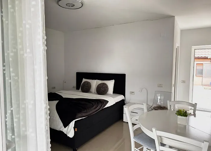 Apartment Nearby Romantic Retreat Timisoara