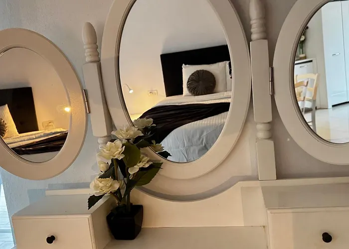 Nearby Romantic Retreat Apartment Timişoara